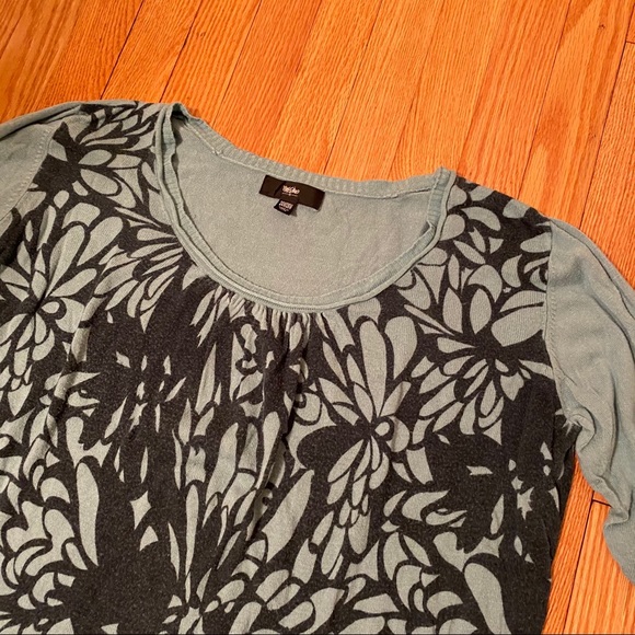 Lightweight Sweater - Picture 2 of 9